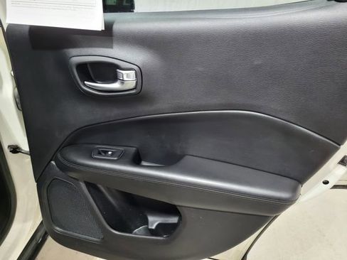 Used 2019 Jeep Compass Altitude image 42