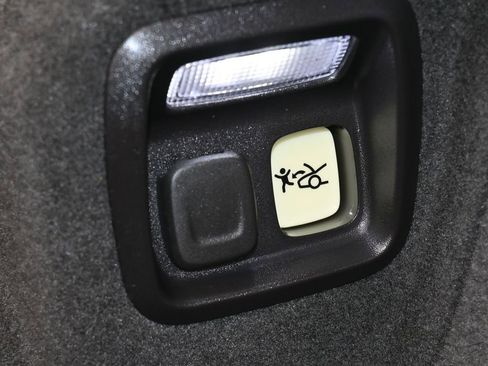 Used 2023 Chevrolet Corvette Stingray Premium Conv w/ Z51 Performance Package image 52