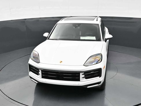 Certified 2024 Porsche Cayenne S AWD/4WD image 38