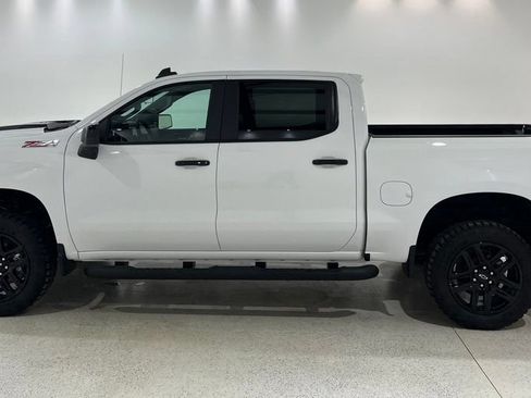 Used 2026 Chevrolet Silverado 1500 LT Trail Boss w/ Convenience Package II AWD/4WD image 2