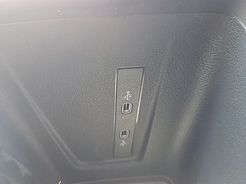 New 2026 Volkswagen Tiguan SE R-Line AWD/4WD image 11
