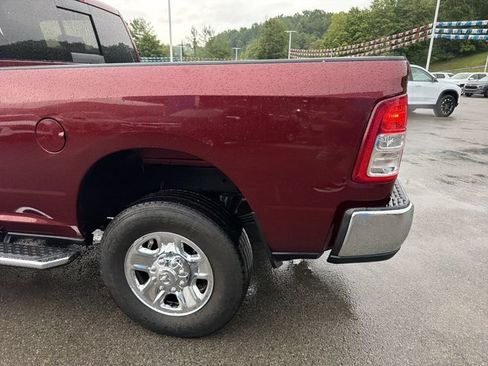 Used 2024 RAM 3500 Tradesman w/ Chrome Appearance Group AWD/4WD image 7