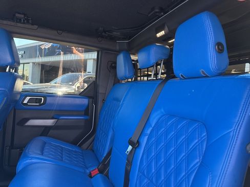 Used 2022 Ford Bronco Wildtrak image 32