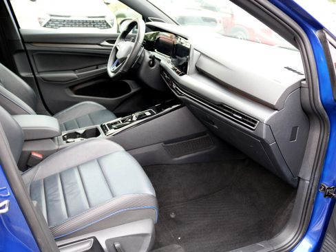 Used 2024 Volkswagen Golf R image 40