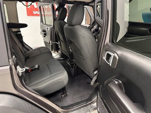 Used 2019 Jeep Wrangler Unlimited Sport S image 15