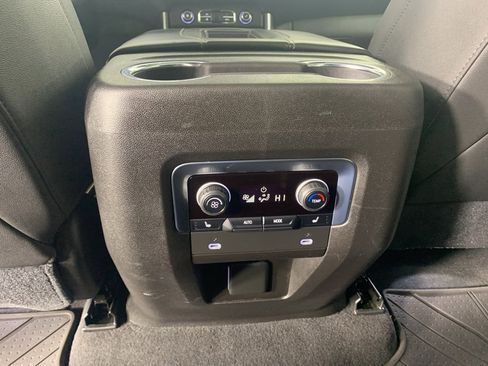 Used 2021 Chevrolet Suburban Premier w/ Premium Package image 35