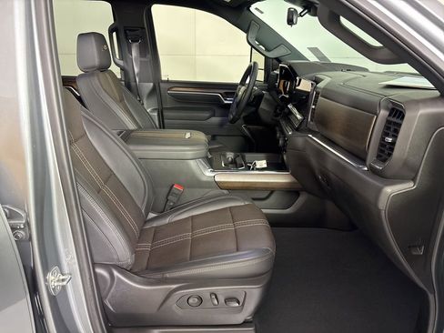 Used 2025 Chevrolet Silverado 2500 High Country w/ Technology Package image 19