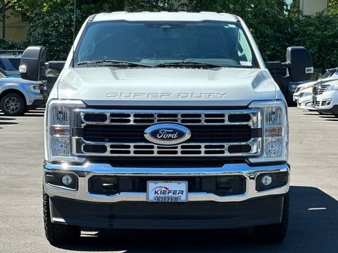 Used 2023 Ford F250 XLT AWD/4WD image 9