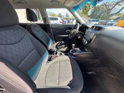 Used 2019 Kia Soul ! image 23
