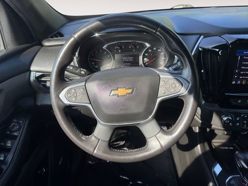 Used 2022 Chevrolet Traverse LT w/ LT Premium Package FWD image 12