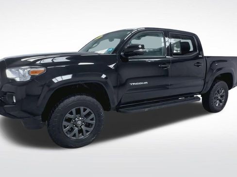 Certified 2023 Toyota Tacoma SR5 w/ Technology Package image 5