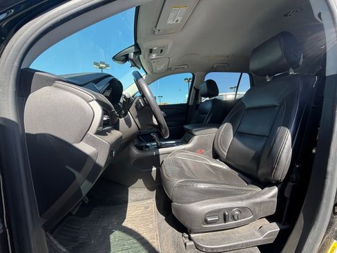 Used 2019 Chevrolet Traverse LT w/ LT Premium Package AWD/4WD image 7