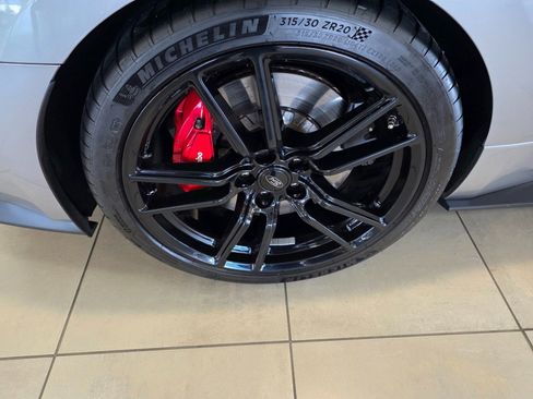 Used 2022 Ford Mustang Shelby GT500 w/ Technology Package image 9