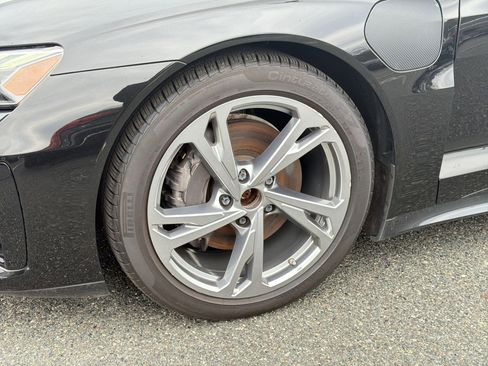 Used 2023 Audi e-tron GT Premium Plus image 12