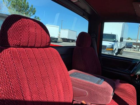 Used 1998 Chevrolet Silverado 1500 4x4 Regular Cab w/ Preferred Equipment Group 2 image 16