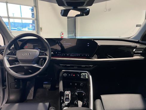 Used 2025 Audi Q5 Premium Plus AWD/4WD image 30