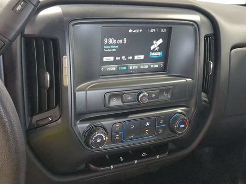 Used 2019 Chevrolet Silverado 1500 Custom w/ Custom Convenience Package AWD/4WD image 33
