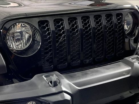 Used 2021 Jeep Gladiator Sport AWD/4WD image 34