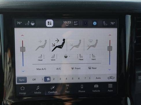 Used 2024 RAM 1500 Laramie image 13