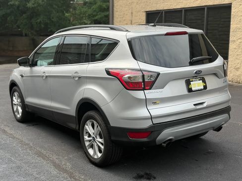 Used 2017 Ford Escape SE w/ Equipment Group 201A AWD/4WD image 9