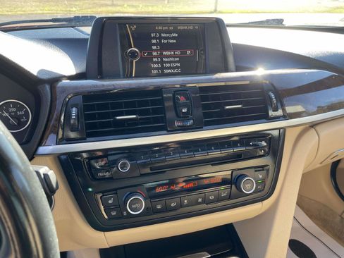 Used 2014 BMW 320i Sedan w/ Sport Package image 14