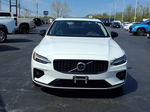 Used 2024 Volvo S60 B5 Plus AWD/4WD image 20