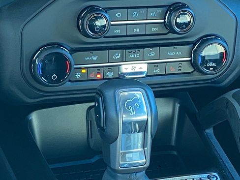 Used 2024 Ford Bronco Outer Banks image 10