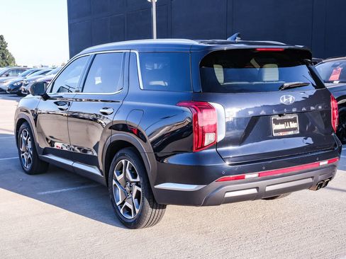 Used 2023 Hyundai Palisade Limited FWD image 6