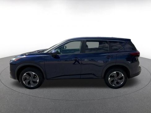 Used 2025 Nissan Rogue SV FWD image 9