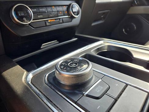 Used 2020 Ford Expedition XLT w/ Equipment Group 201A RWD image 12