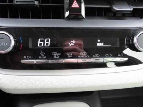 Used 2023 Toyota Corolla LE image 14