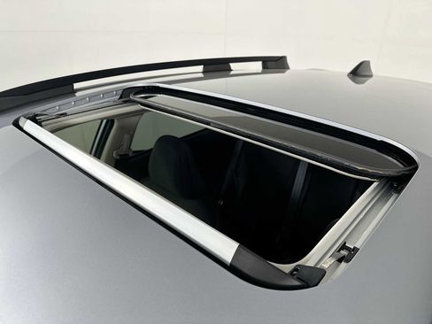 Certified 2025 Subaru Crosstrek 2.0i Premium image 19