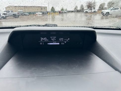 Used 2023 Subaru Crosstrek 2.0i AWD/4WD image 3
