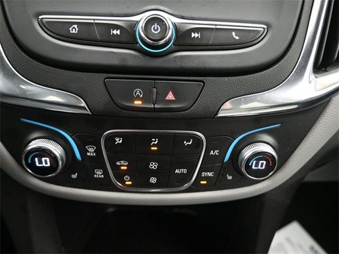 Used 2023 Chevrolet Equinox LT w/ Driver Convenience Package image 15