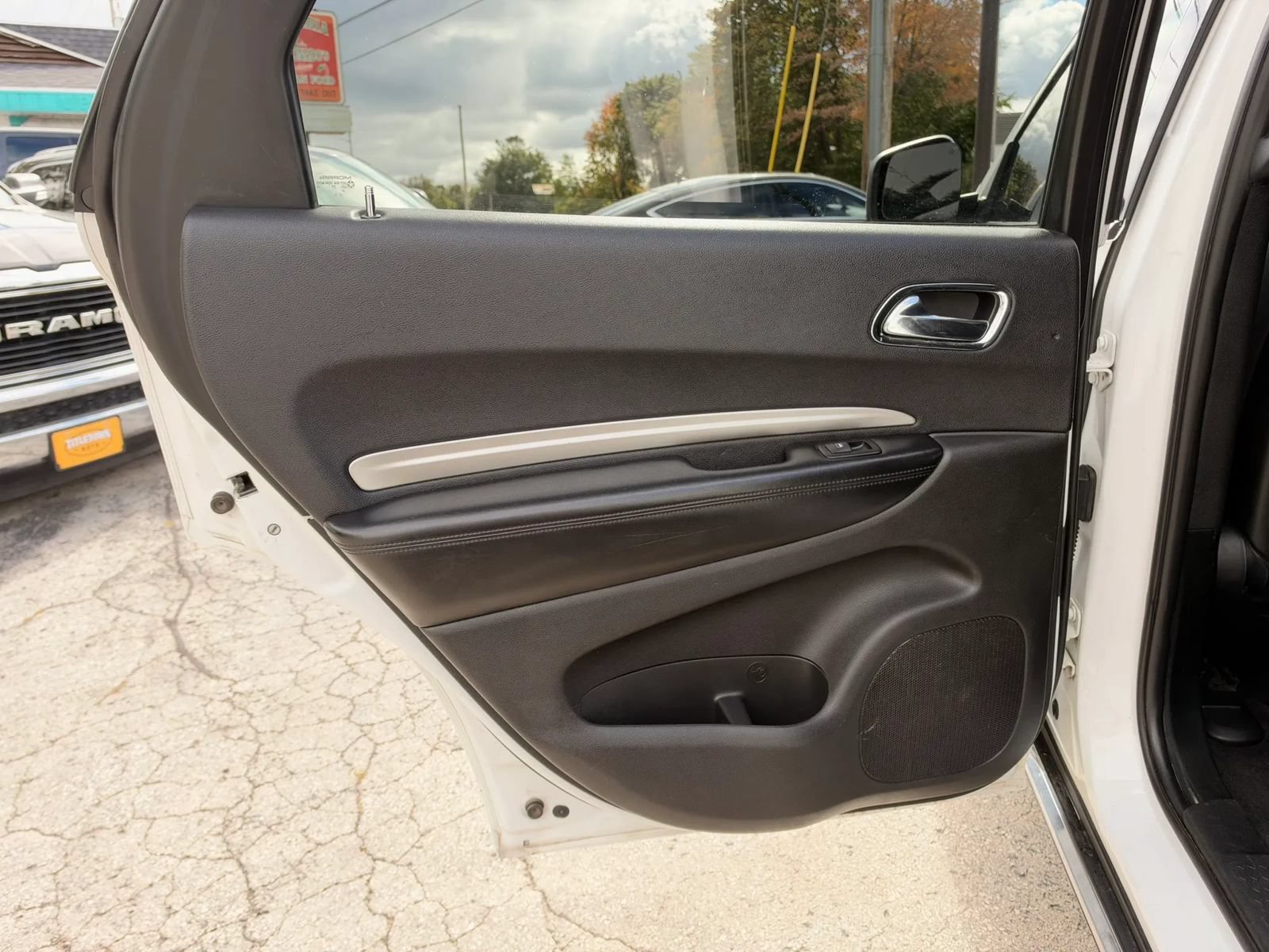 Used 2016 Dodge Durango SXT AWD/4WD image 11