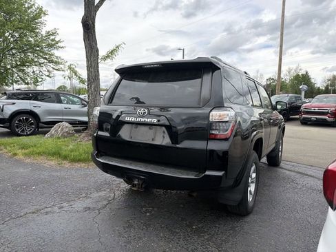 Used 2019 Toyota 4Runner SR5 Premium AWD/4WD image 2