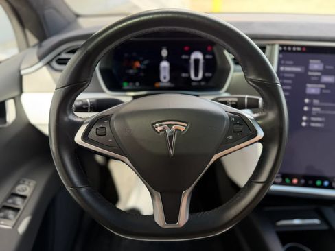 Used 2017 Tesla Model X 75D AWD/4WD image 26