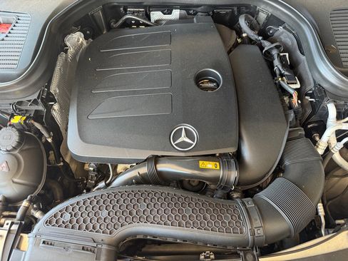 Used 2022 Mercedes-Benz GLC 300 4MATIC w/ Premium Package Lite image 23