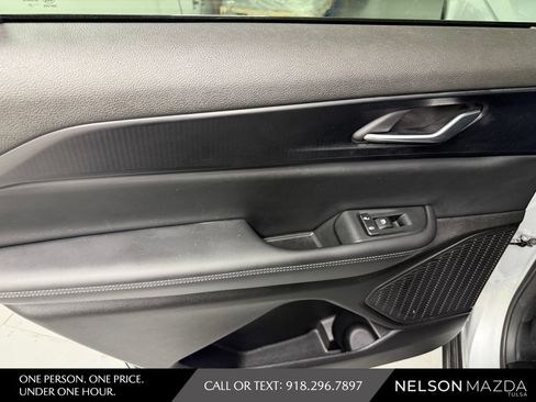 Used 2023 Jeep Grand Cherokee L Laredo AWD/4WD image 34