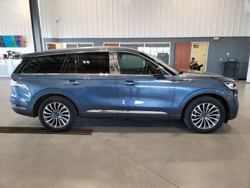 Used 2020 Lincoln Aviator Reserve w/ Equipment Group 201A image 8
