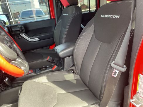 Used 2014 Jeep Wrangler Unlimited Rubicon w/ Connectivity Group image 13