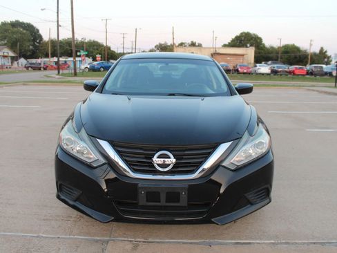 Used 2016 Nissan Altima 2.5 S image 2