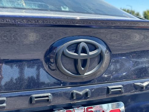 Used 2022 Toyota Camry SE FWD image 13