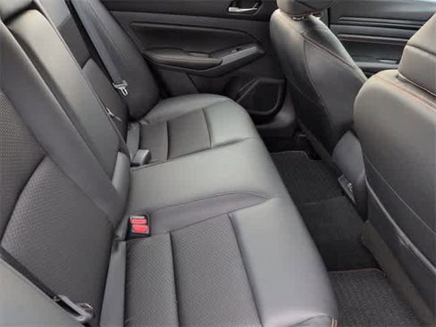Used 2022 Nissan Altima 2.5 SR image 21