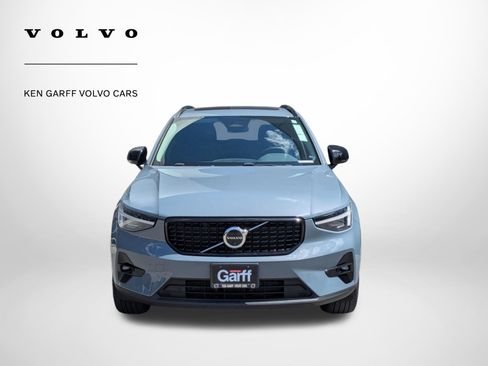 Used 2023 Volvo XC40 B5 Ultimate w/ Protection Package Premier AWD/4WD image 9