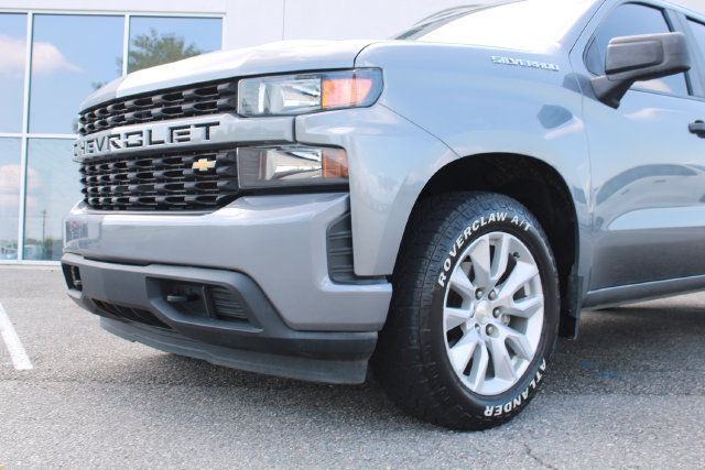 Used 2021 Chevrolet Silverado 1500 Custom w/ Safety Confidence Package RWD image 2