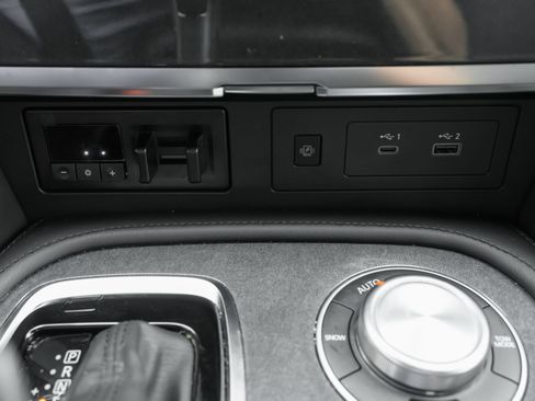 Used 2023 Nissan Armada SV w/ Cargo Package AWD/4WD image 18