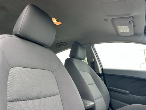 Used 2017 Kia Forte LX FWD image 17
