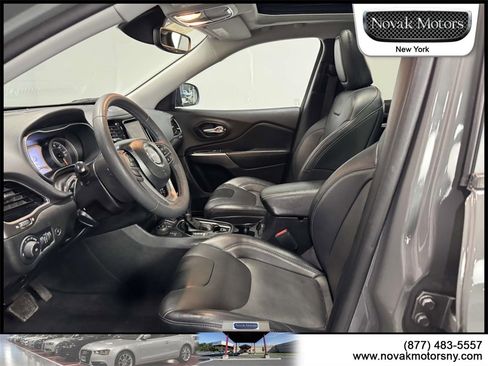 Used 2022 Jeep Cherokee Limited image 11