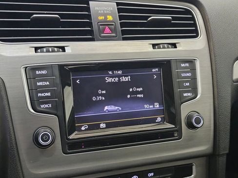 Used 2015 Volkswagen Golf SE image 26